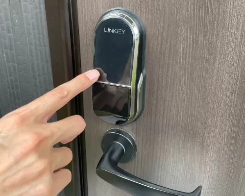 玄関はスマートキーロックシステム
